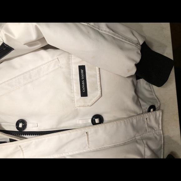 Authentic Canada Goose Bomber - Picture 4 of 11